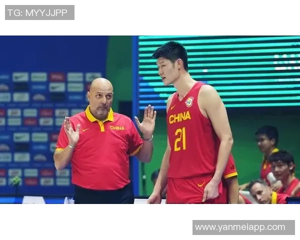 李慕豪的篮球之路:从青涩少年到职业球员的成长故事与奋斗历程 李慕豪的篮球之路:从青涩少年到职业球员的成长故事与奋斗历程