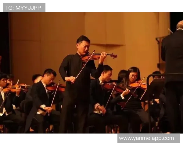 当主持人邂逅足球明星的奇妙旅程与心灵碰撞